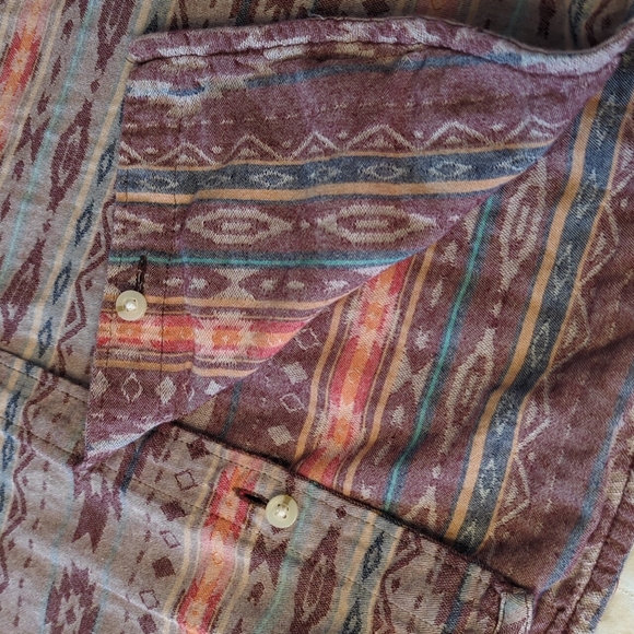 Reversible Hollister Button Up Patterned Tshirt - Small - Picture 12 of 13